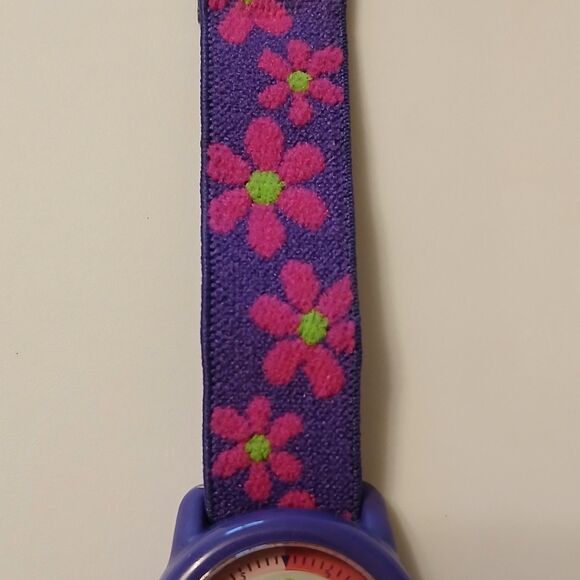 Timex 29mm Elastic Fabric Kids Purple Floral Watch Easy-To-Read Dial WR 30M - Picture 12 of 15